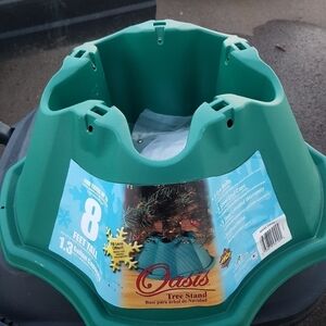 Oasis Christmas Tree Stand new